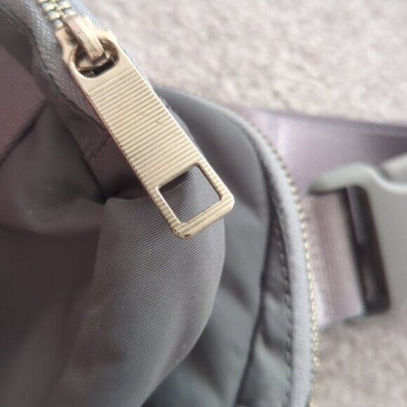 Lululemon Everywhere Belt Bag Gray Grey - Picture 2 of 11